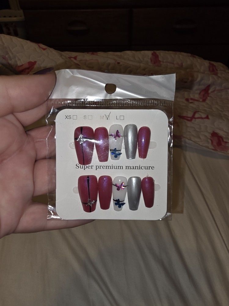 Beautiful Press-On Nails