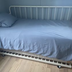 Trundle Bed With 2 Mattresses 