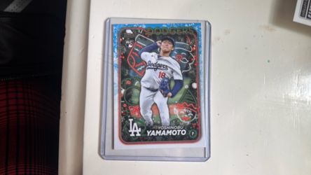 Yoshinobu Yamamoto Christmas edition￼, rookie card