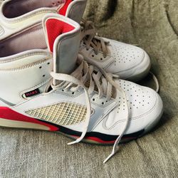 AIR JORDON Size 10.5  Leather  Great Shape 