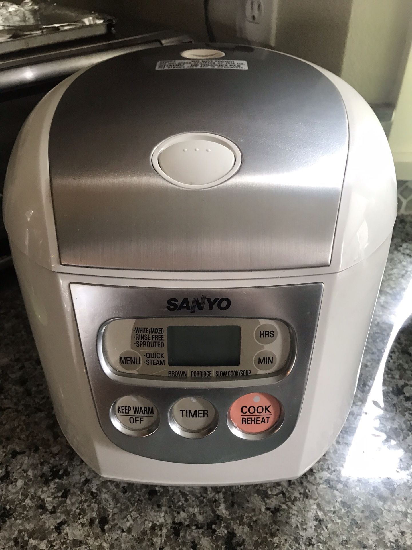 Sanyo rice cooker for Sale in Seattle, WA OfferUp