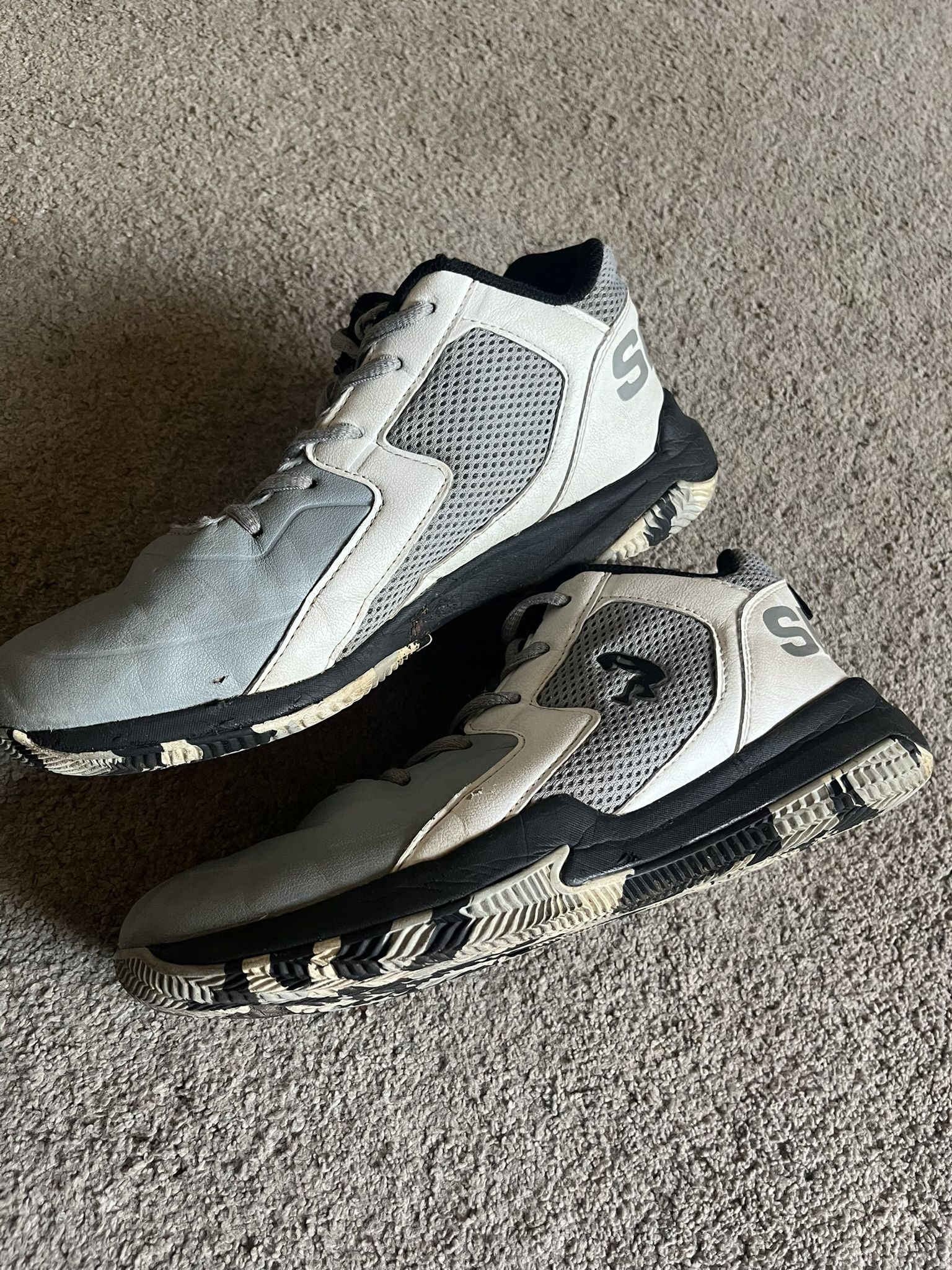 Boys Shaq Basketball Court Shoe Size 8M Shaq