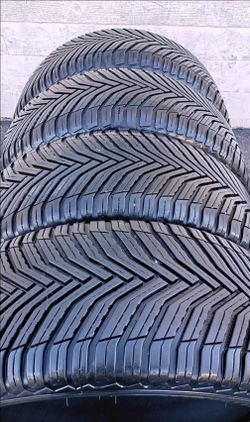 235-55R19 MICHELIN BRAND TIRES 🏁🏁EN EXCELENTE CONDICIÓN 80%LIFE