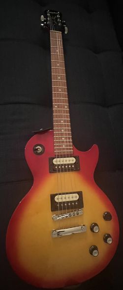 Selling This Guitar Got A Better One So Decide To Sell This. One Good Condition