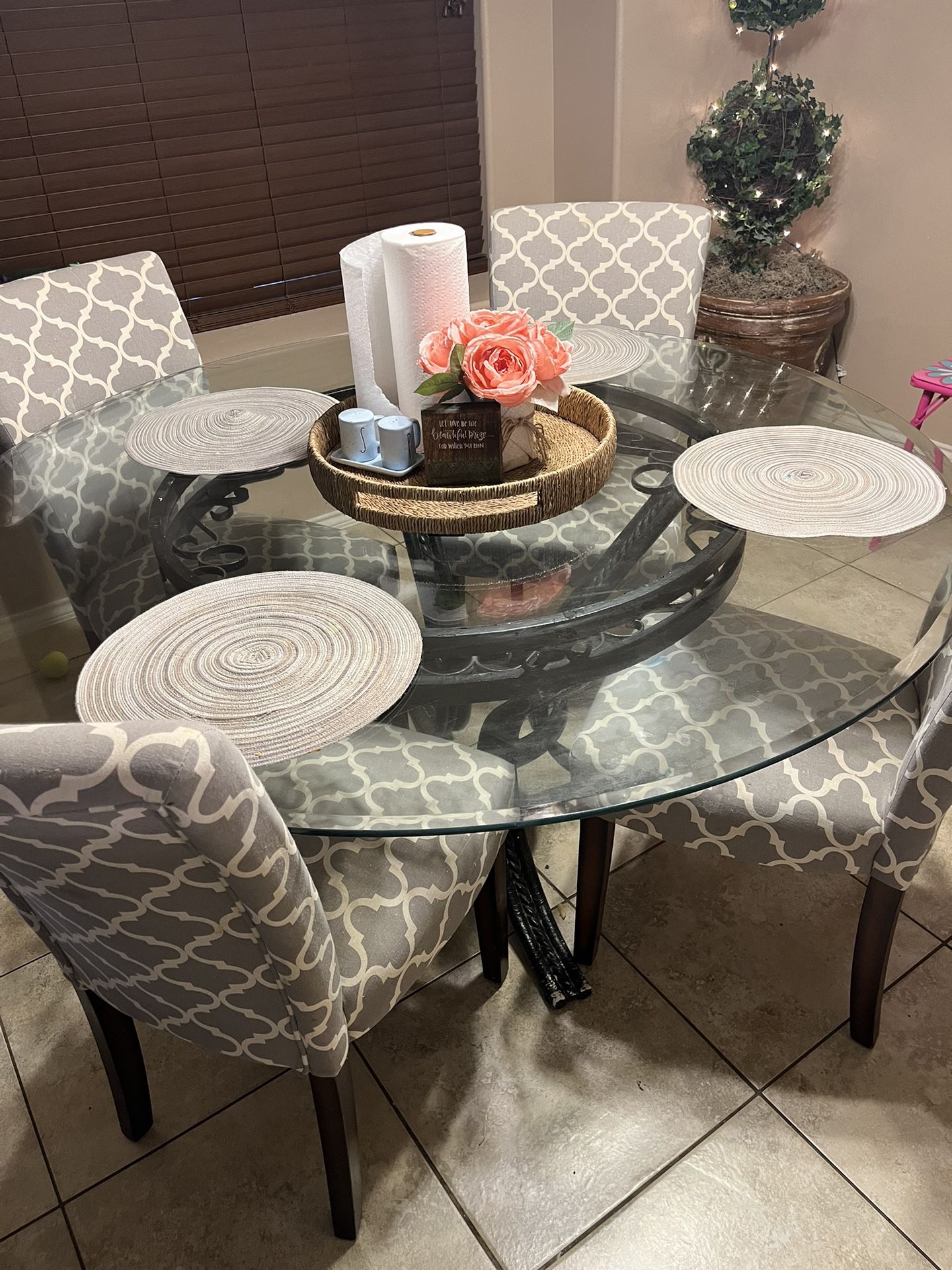 5 Piece Round Dining Table 