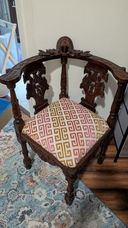 Corner Chair With Carved Head 