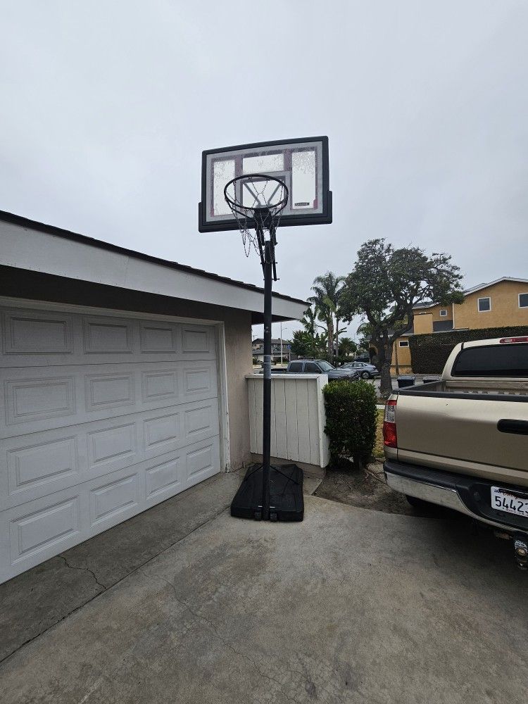 Portable Basketball Hoop