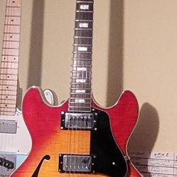 Sire Larry Carlton 335 W/hard case * NO TRADES *