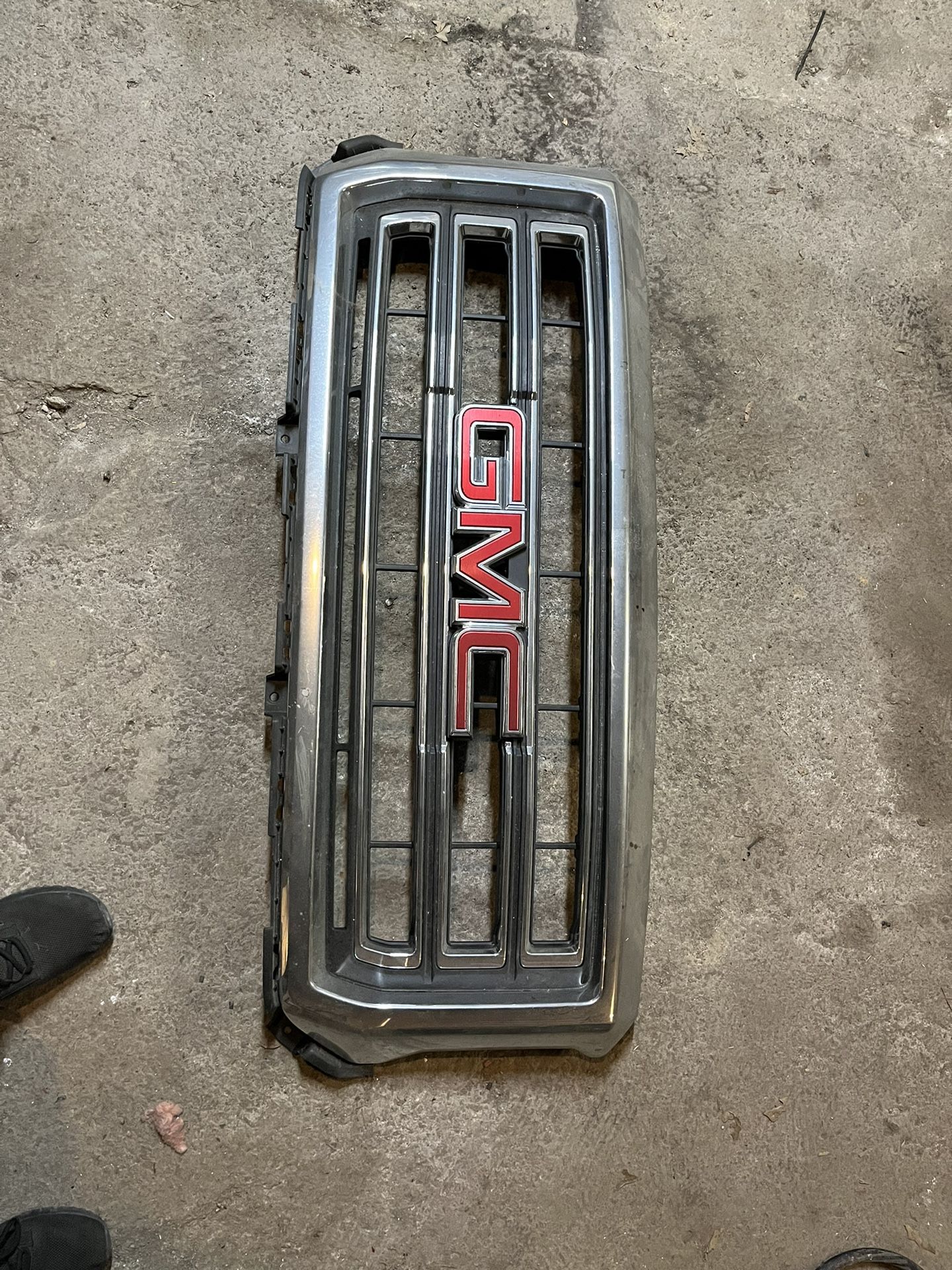 2014-2015 GMC Sierra 1500 Grille OEM GM