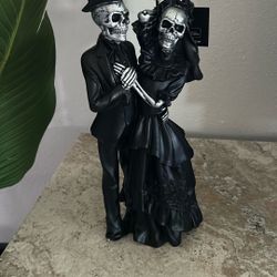 Skeleton Couple