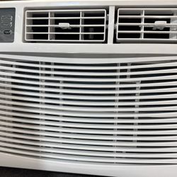 Rovsun Large Room Window Air Conditioner with Heater, Remote Included. With WiFi enabled features. LED display, 5 modes (heat, auto, cool, dry, fan) 