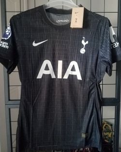 Premier League Soccer JERSEYS CLUBS SIZE LARGE AND XL NO TRADE 