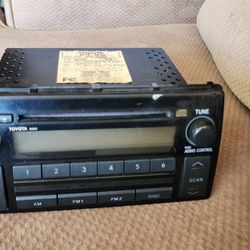 Toyota Camry Stock Stereo