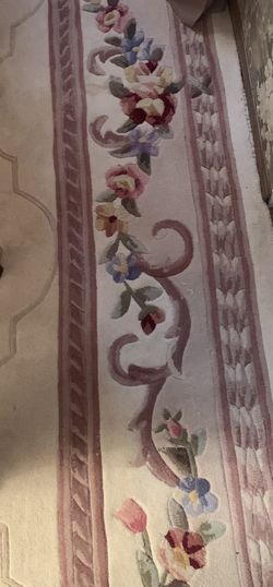 Beautiful Special Edition 100% Wool Ivory Rug