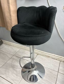 Vanity chair