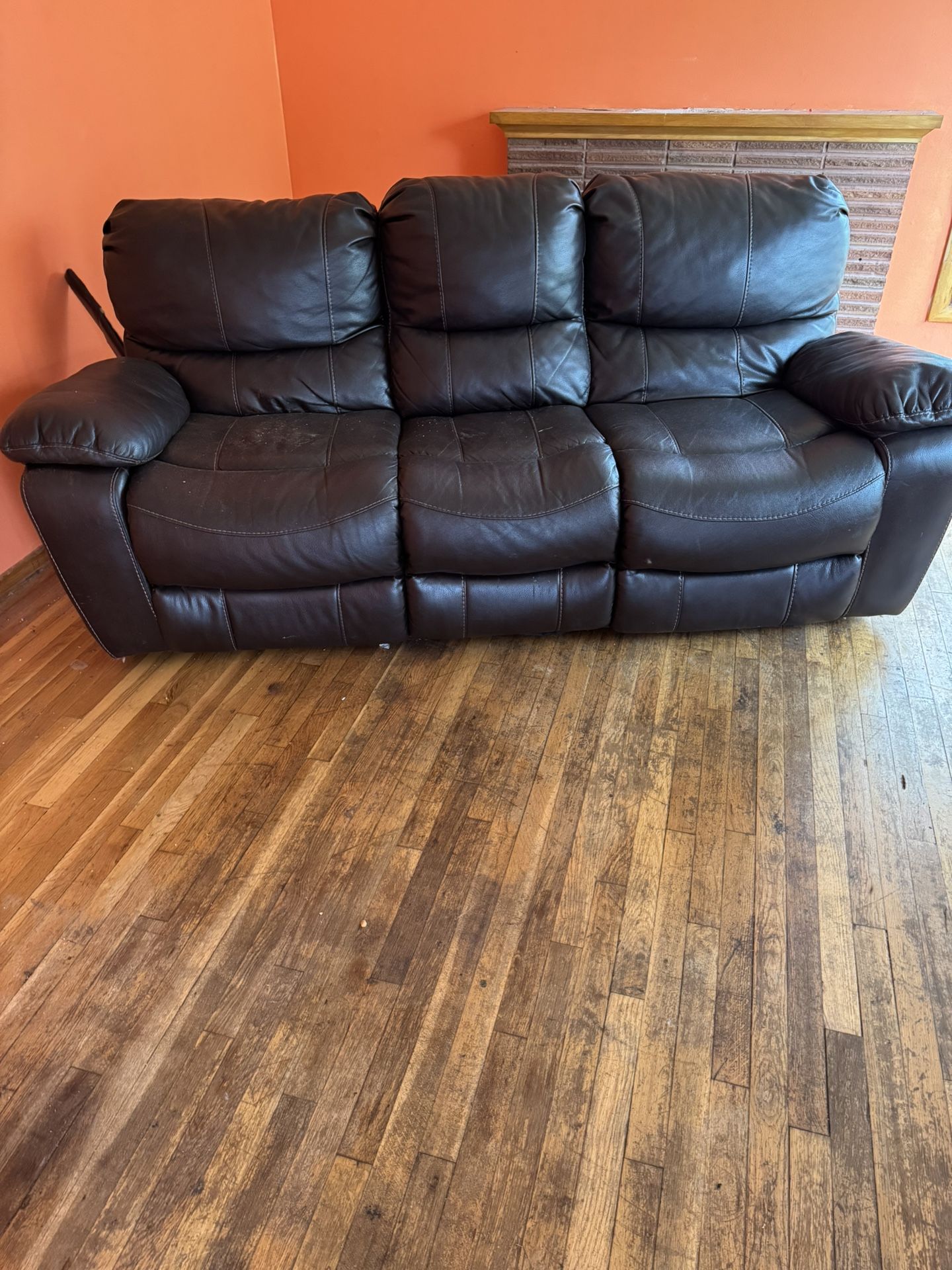 FREE LEATHER COUCH