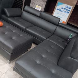 *Spooky Sale Event!!!*---Mature Ibiza Gray Leather Sectional Sofa W/Ottoman---Delivery And Financing Available✌️