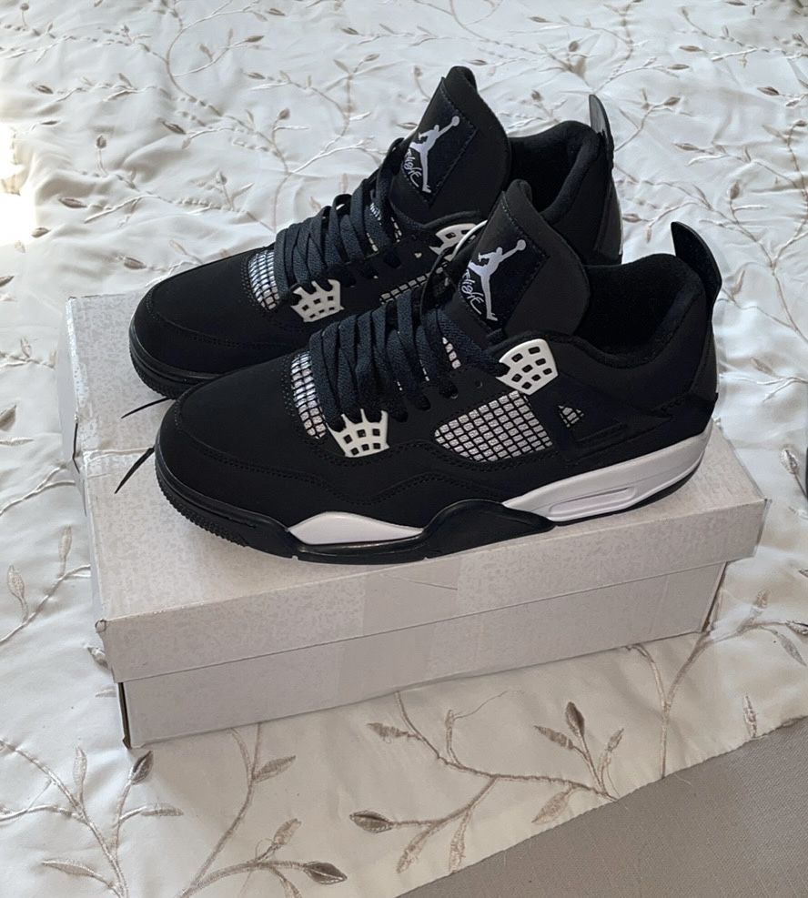 Jordan 4 White Thunder 8.5