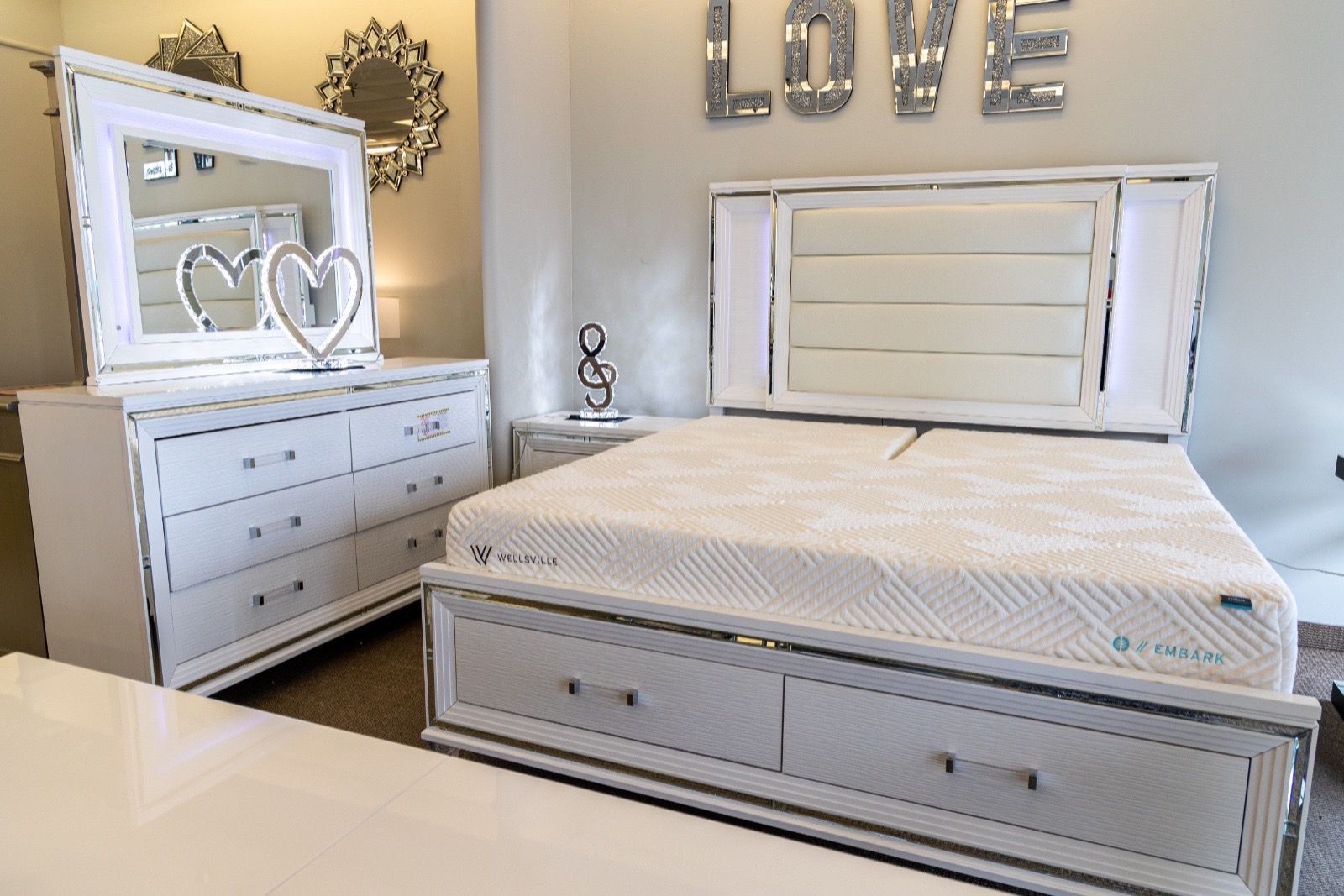 Bedroom Set Everything 25%off