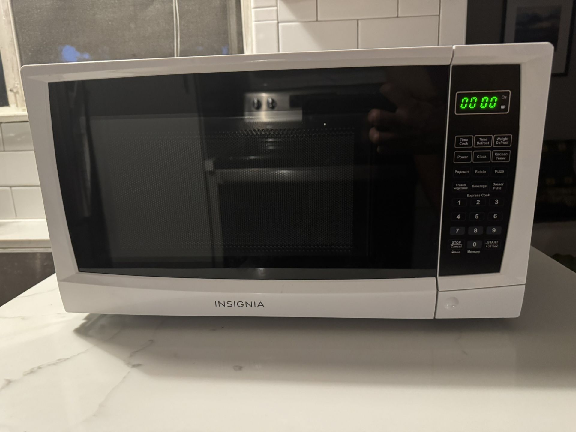 Arctic White 0.7 Cu. Ft. Compact Microwave Oven by Insignia™"