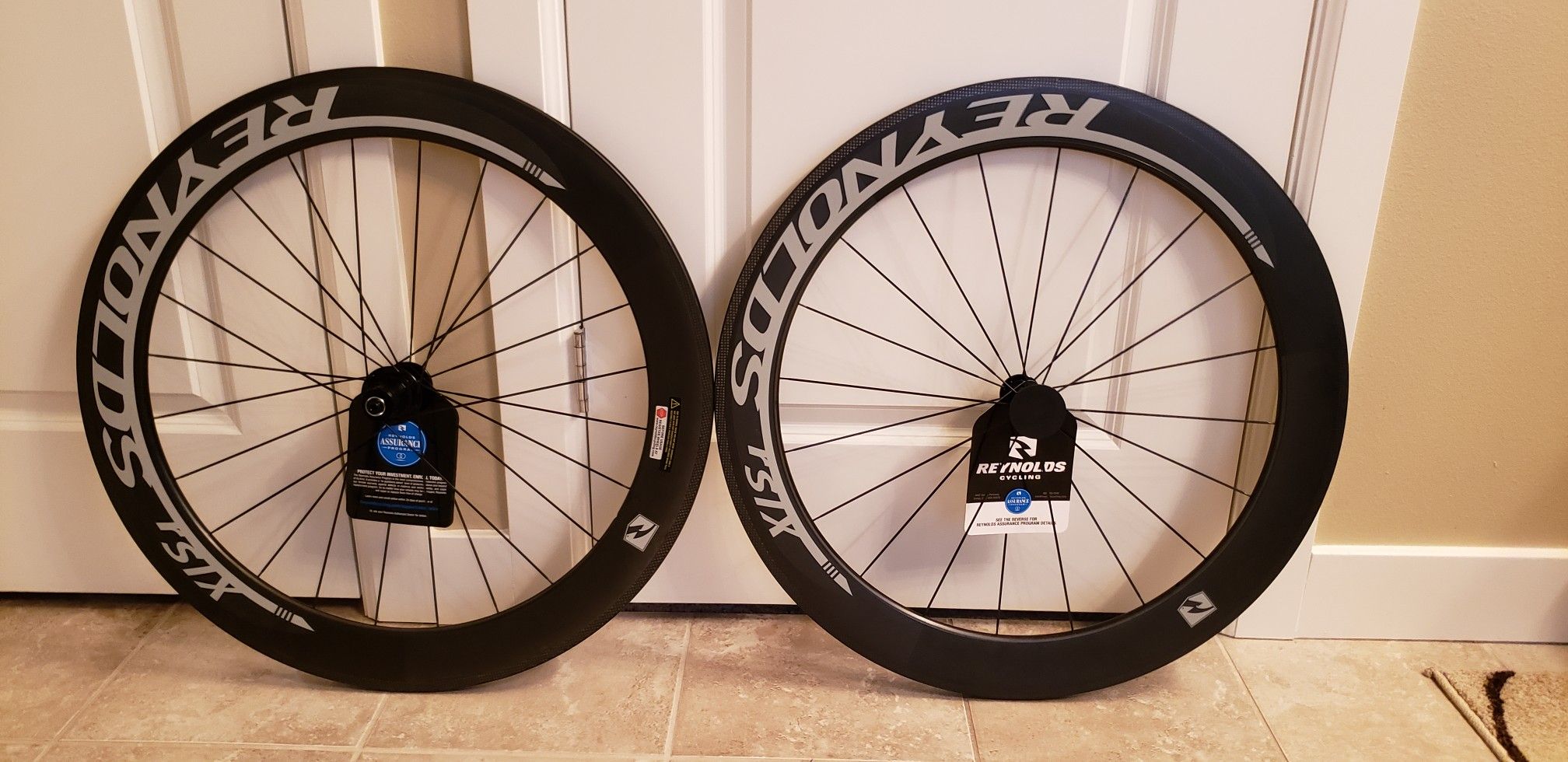 NEW Reynolds R Six Carbon Road Wheelset