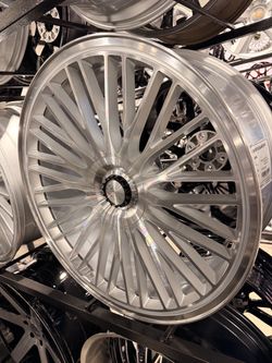 24s Giovanna wheel tires new 6lug Chevy Gm