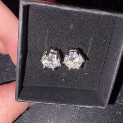Brand New moissanite earrings