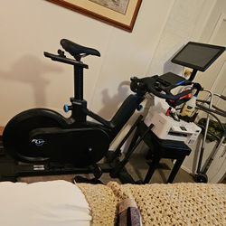  Magnetic Flywheel Smart Exercise Bike