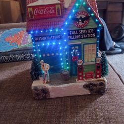 Cocoa Cola 2005 Limited Addition Christmas Village. 