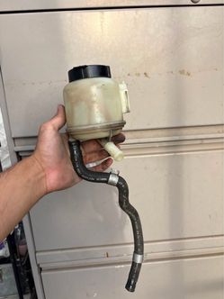 Power Steering Fluid Reservoir with Hose