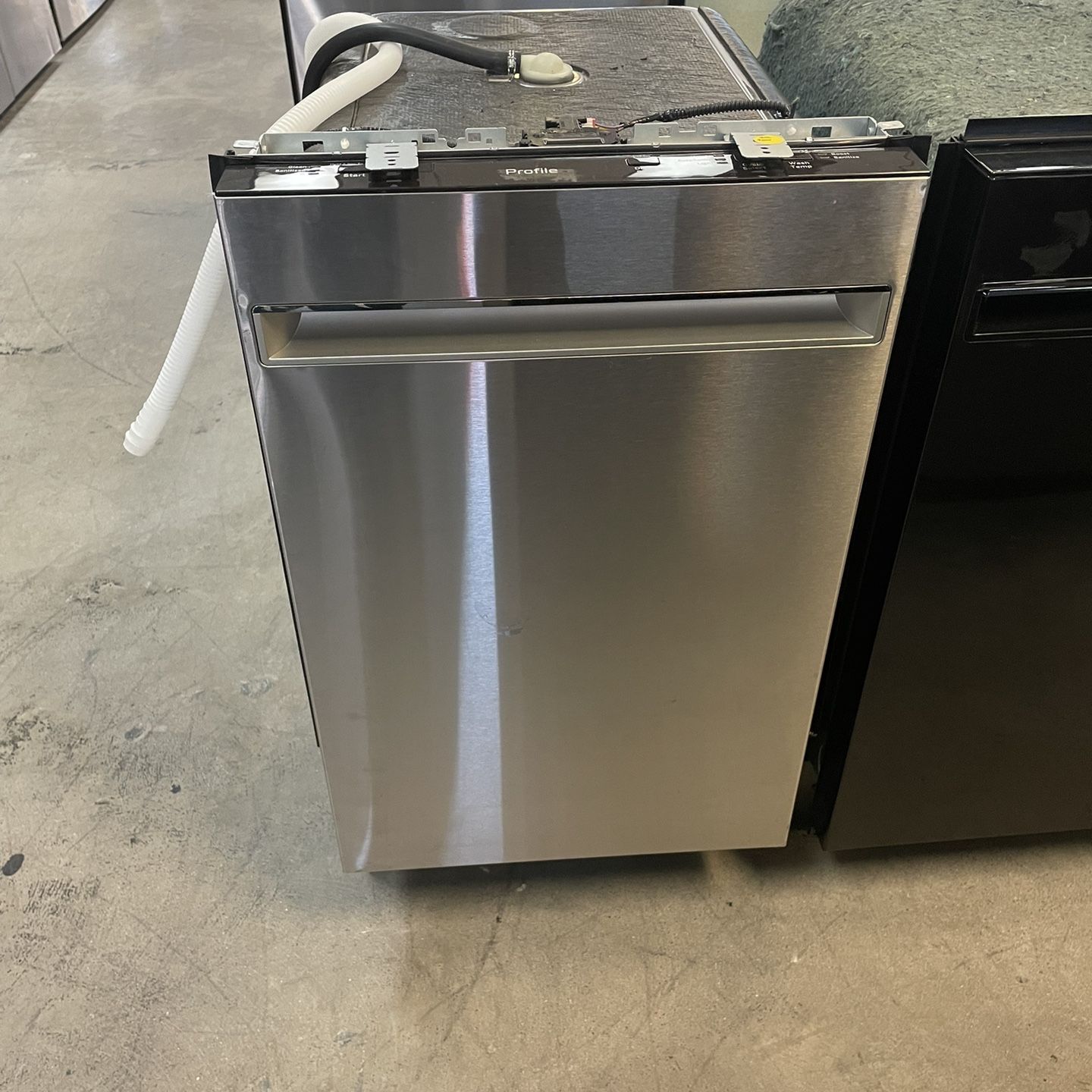 Ge 18” Dishwasher - Stainless 