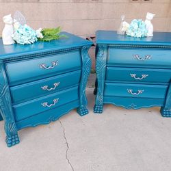 Gorgeous Vintage Nightstands