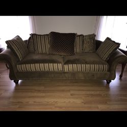 Sofa . Loveseat , & Ottoman With Pillows 