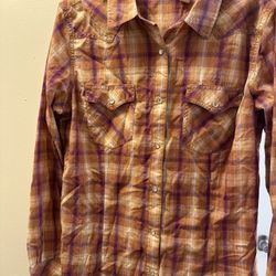 Women’s Wrangler Size Large Long sleeve