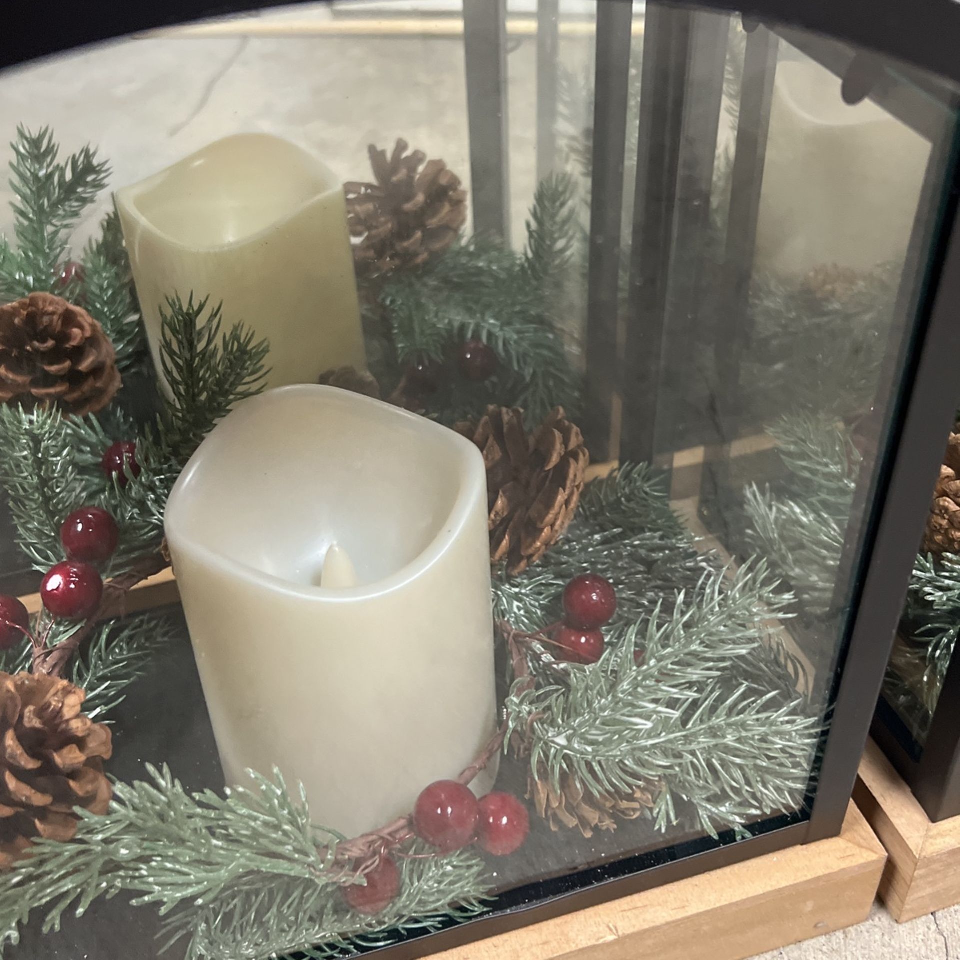 ASHLAND LED LANTERN Christmas glass ad metal and wood loop MSRP 315