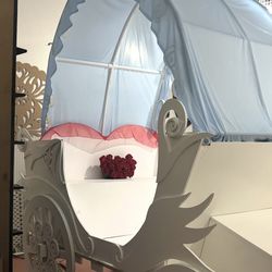 Princess Carriage Photo Prop