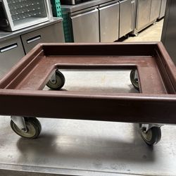 Cambro CD300 camtainer rolling base food transport cabinet wheels nsf restaurant Equipment catering like new