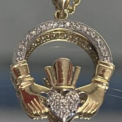 CLADDAGH NECKLACE CHARM W/DIAMONDS 