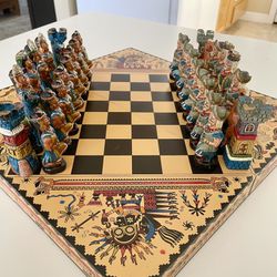 Spanish Conquistadors VS Aztecs Hand-painted Porcelain Chess Set in Box/Board