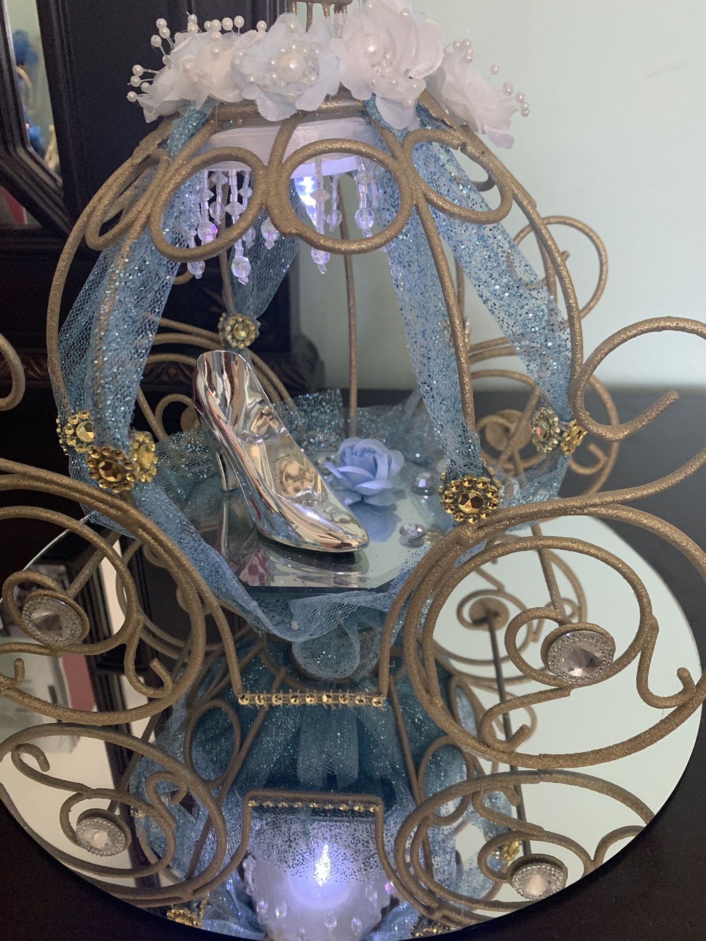 11. ..Cinderella carriages centerpieces