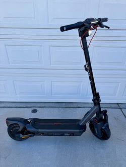 Segway - Ninebot Max G3 Electric Scooter, 28 mph Max Speed w/ 50 miles Max Range - Black