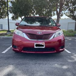 Toyota Sienna -2016 -LE 
