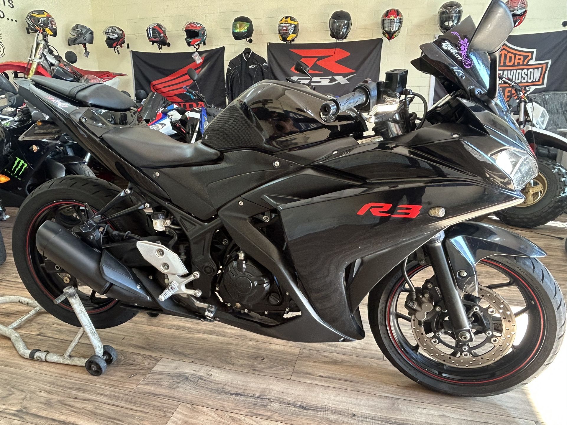 2015 Yamaha R3