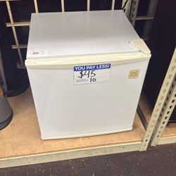mini fridge 