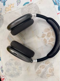 Air pod max’s ( no case)