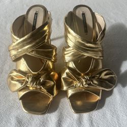 Zara Basic Heels Size 9/ 40 Metallic Gold with Bow 