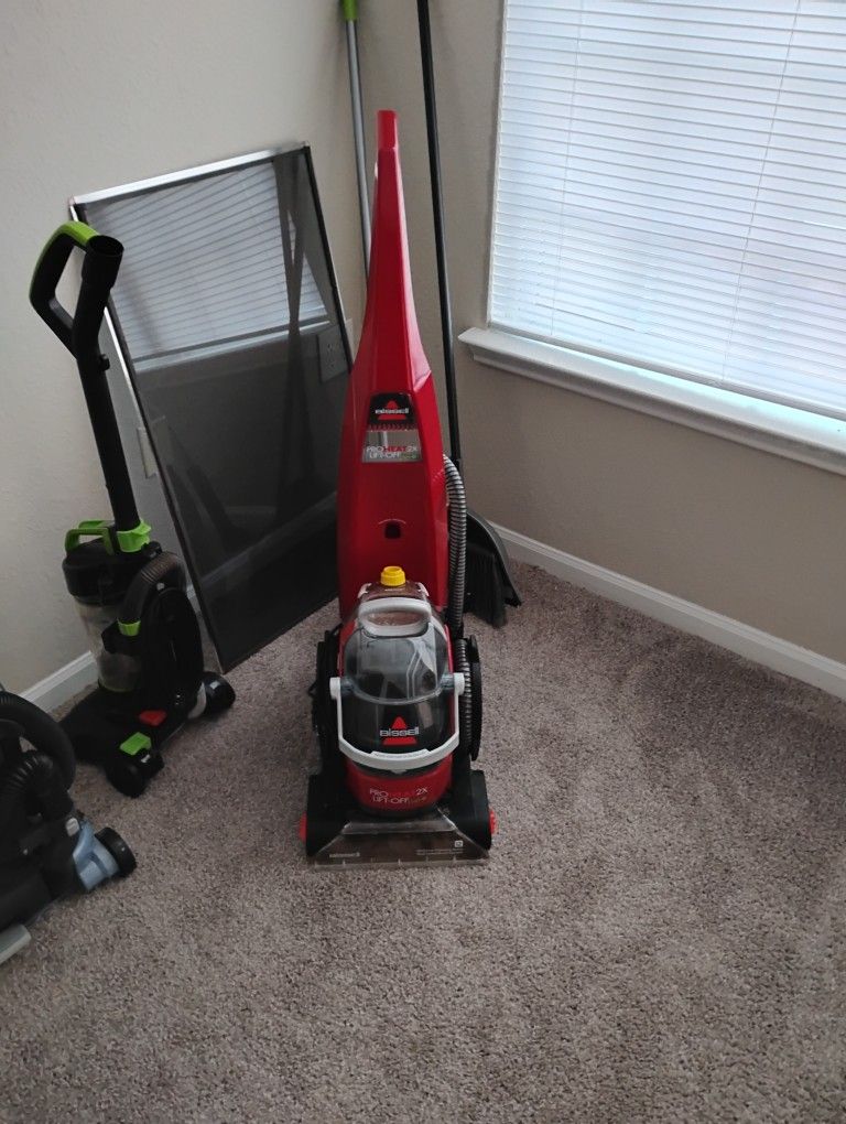 Bissell Carpet Cleaner 