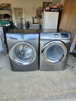 High Efficiency Stackable Washer and Dryer Set (Electric)