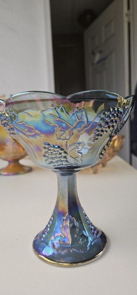 Carnival Glass Harvest Grape (?)