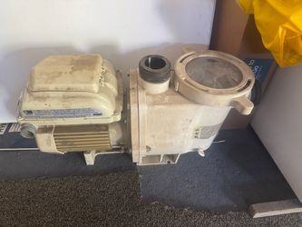 Pool Pump with Strainer Basket